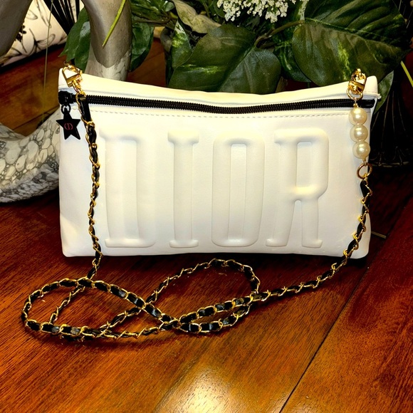 Christian Dior white cosmetics bag/clutch, authentic - Picture 1 of 7